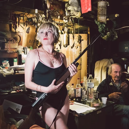 Όλα όσα πρέπει να γνωρίζετε για τη θεατρική μεταφορά της "Σεροτονίνης"