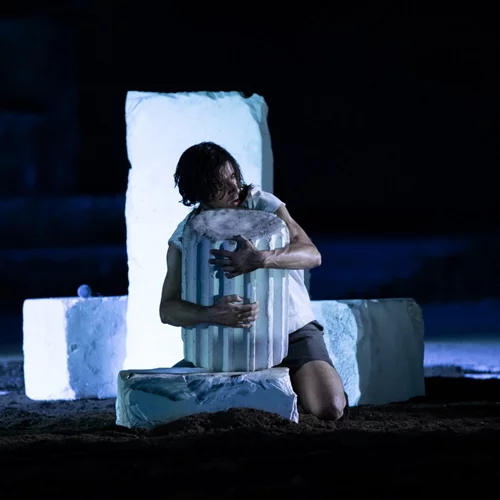 Οι "Ευμενίδες" της  Άντζελας Μπρούσκου έρχονται για πρώτη φορά στην Αγγλικανική εκκλησία