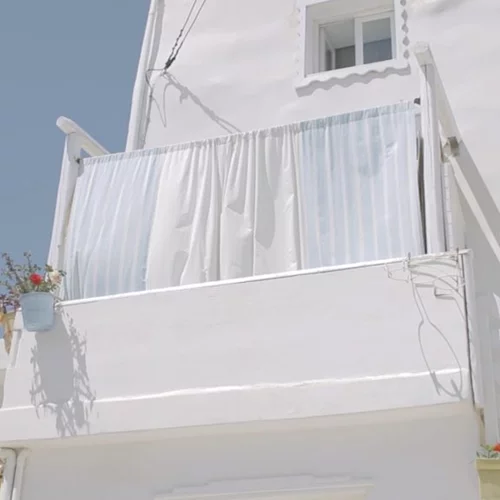 Όταν η άσχημη πλευρά του τουρισμού γεννά ωραία βιβλία και έργα τέχνης