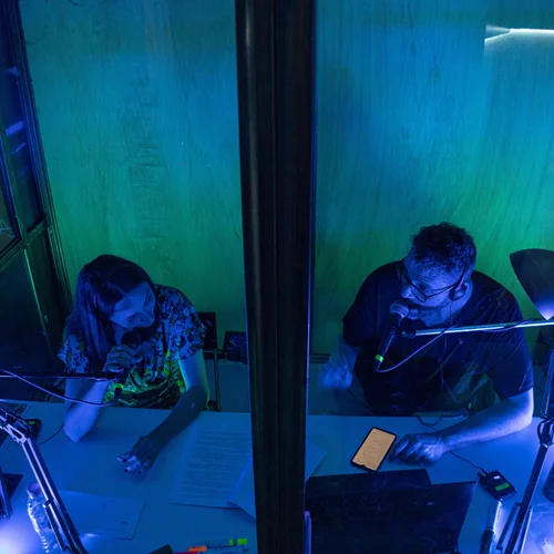 Ο Παντελής Φλατσούσης δεν φοβάται τη ματαίωση - και την έκανε παράσταση!