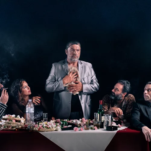 Έξι ελληνικά έργα σηκώνουν αυλαία αυτή την εβδομάδα