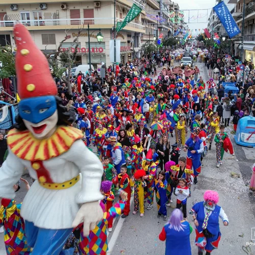 Λουτρακιώτικο Καρναβάλι 2026: Ο πιο πολύχρωμος ρυθμός της χρονιάς, δίπλα στη θάλασσα