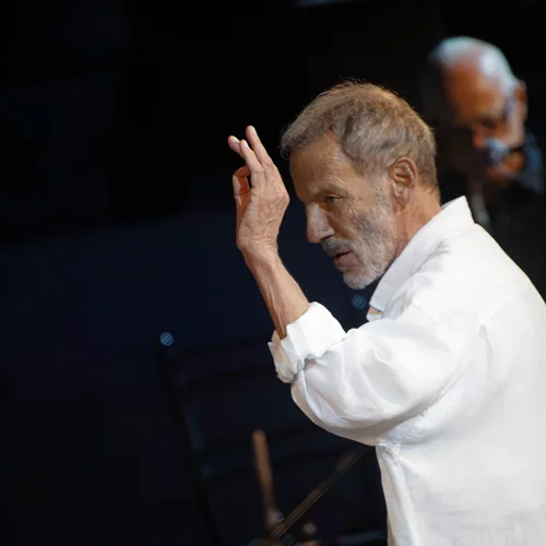 Το Παλλάς πλημμυρίζει με τις μελωδίες του Σταύρου Ξαρχάκου