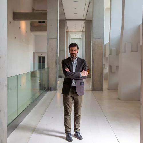 Νικόλας Γιατρομανωλάκης: "Αντιμετωπίζουμε τους εργαζόμενους στον πολιτισμό ως επαγγελματίες και όχι χομπίστες"