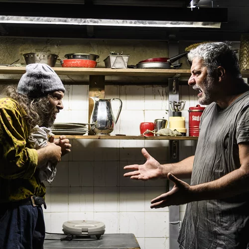 O Βασίλης Μπισμπίκης και 10 ακυκλοφόρητες φωτογραφίες από το "Άνθρωποι και Ποντίκια"