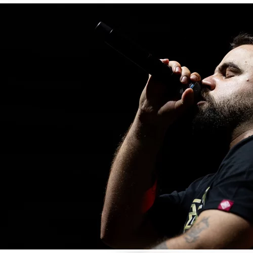 Buzz: Χιπ χοπ απογείωση στην Τεχνόπολη, από κάτι "νέα παιδιά, που το κάναν καλά"