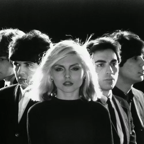 Blondie: 50 χρόνια pop/rock τόλμης και γοητείας
