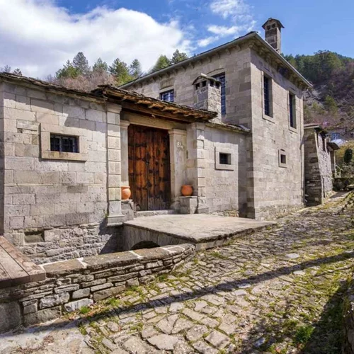 Γαναδιό: Το όμορφο Μαστοροχώρι της Ηπείρου που έγινε σκηνικό τηλεοπτικής σειράς