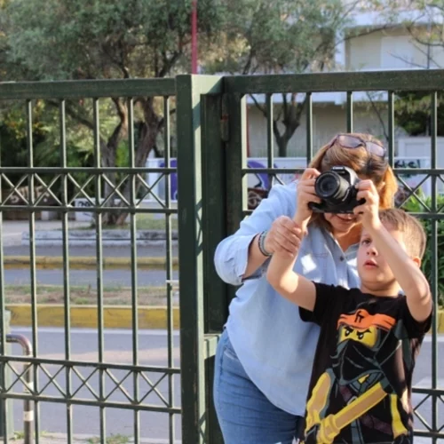 Εμπνέοντας έναν κόσμο αλλαγής με το πρόγραμμα "Γεφυρώνοντας Γενεές της Canon"