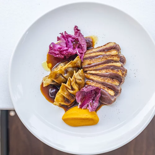 Microbakery το πρωί, μπιστρό το βράδυ: Τι παίζει στο Κουκάκι και το More Φίλings