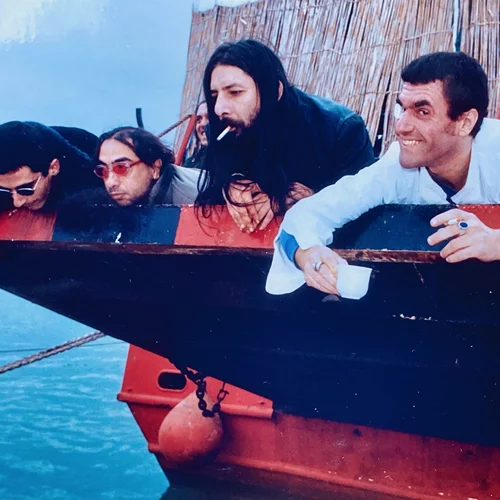 Ο Τζίμης των Αέρα Πατέρα γράφει για τη μεγαλύτερη μπάντα του πλανήτη και την "Αεραλάνδη"