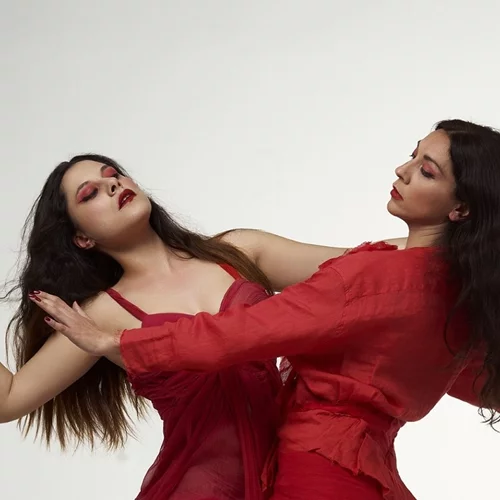 "Η Λέλα και η Λέλα": Τελευταίες παραστάσεις για το έργο του Ανδρέα Στάικου