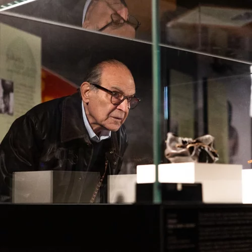 Η πιανίστρια Κλάρα Σούμαν, η Αγκάθα Κρίστι, το Τσερνόμπιλ και η πατρίδα της Σεζάρια Έβορα στην ΕΡΤ3