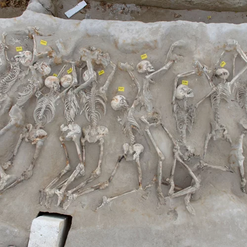 Οι "Δεσμώτες" επιστρέφουν στην αρχική τους θέση, στην Εσπλανάδα του Φαλήρου