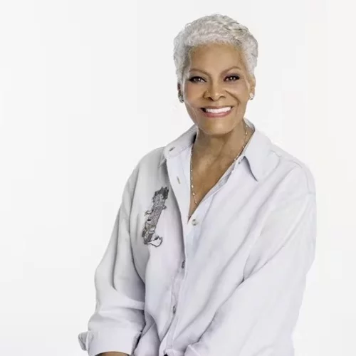 Η σπουδαία Dionne Warwick στη σκιά της Ακρόπολης