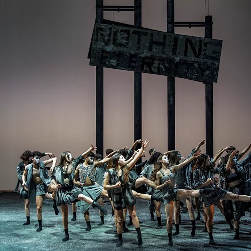 Δείτε τις πρώτες φωτογραφίες από το "3 rooms" στην Εθνική Λυρική Σκηνή