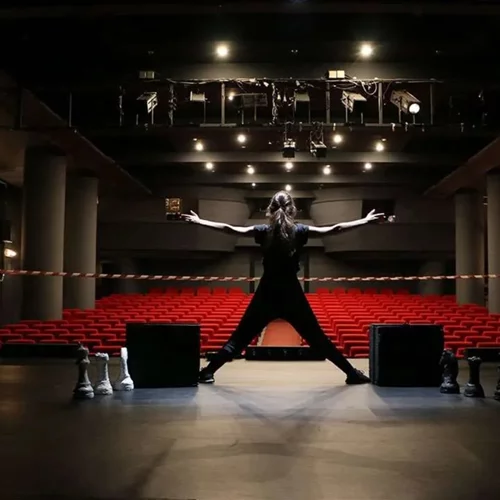 Στάση Μετρό Ομόνοια: Το ιστορικό "Θέατρο Άλφα Ληναίος-Φωτίου" περνάει με επιτυχία στη νέα εποχή