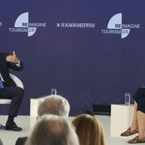 Αισιοδοξία για τη δυναμική του τουρισμού, προβληματισμός για το αποτύπωμα στη 2η μέρα του Reimagine Tourism in Greece