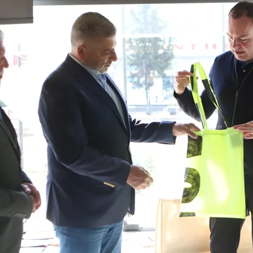 Πιλοτική δράση προώθησης της επανάχρησης προωθεί η Περιφέρεια Αττικής