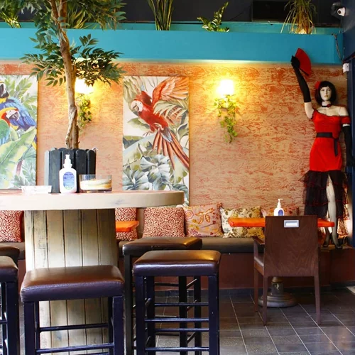 Viva Mexico με tacos και burgers στο "Diferente Mexican & Burger Bar"