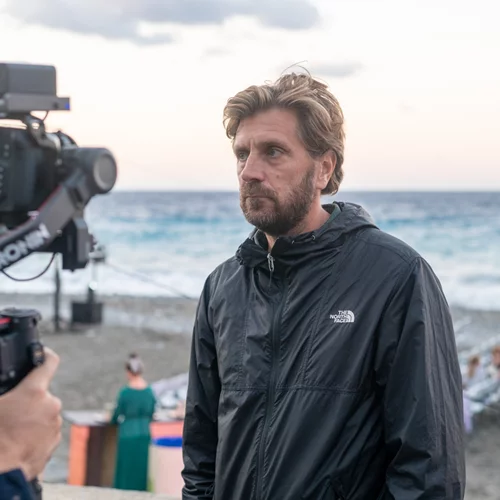 Ο βραβευμένος στις Κάνες Ρούμπεν Έστλουντ, το τίμημα της ομορφιάς και το "Τρίγωνο της Θλίψης"