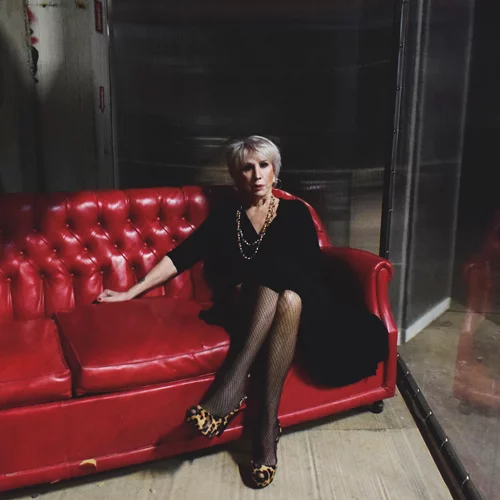 Μπέττυ Βακαλίδου: "Στα "Κόκκινα φανάρια" πετάμε τα στρας και τη χρυσόσκονη του περιθωρίου κι αυτό που θα δείτε είναι… αίμα"