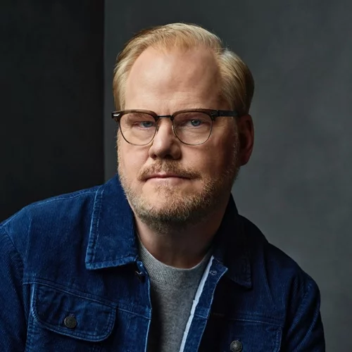 "Τζιμ Γκάφιγκαν: Συνοψίζοντας": Το stand-up αφιέρωμα του μεγάλου κωμικού ήρθε στο Disney+