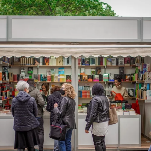 Το 25ο Παζάρι Βιβλίου επιστρέφει στην Πλατεία Κλαυθμώνος