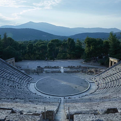 Το Εθνικό Θέατρο προσφέρει ειδικά εκπτωτικά πακέτα για τις καλοκαιρινές παραγωγές του