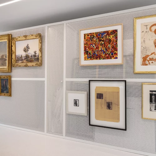 Με τη ματιά μιας γυναίκας συλλέκτριας: η Ειρήνη Παναγοπούλου μας ανοίγει τη συλλογή της