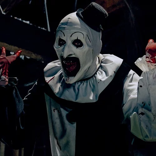 Ελληνικό box office: Κλόουν εναντίον καρδιναλίων