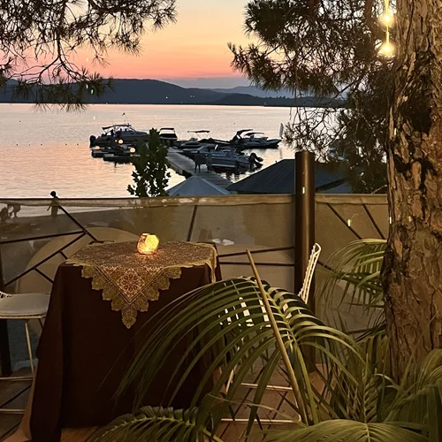 Σαν την Χαλκιδική δεν έχει