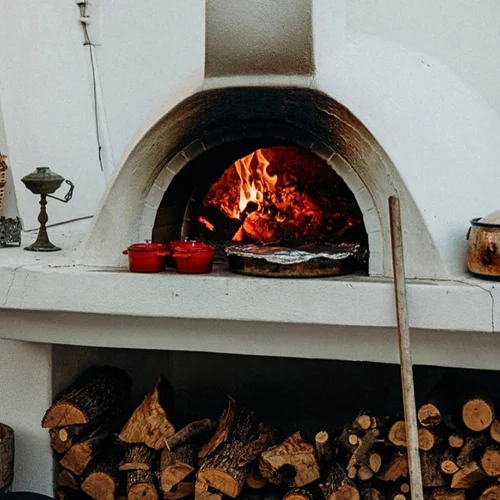 Τα εστιατόρια των Κυκλάδων που αποθεώνουν την ελληνική κουζίνα