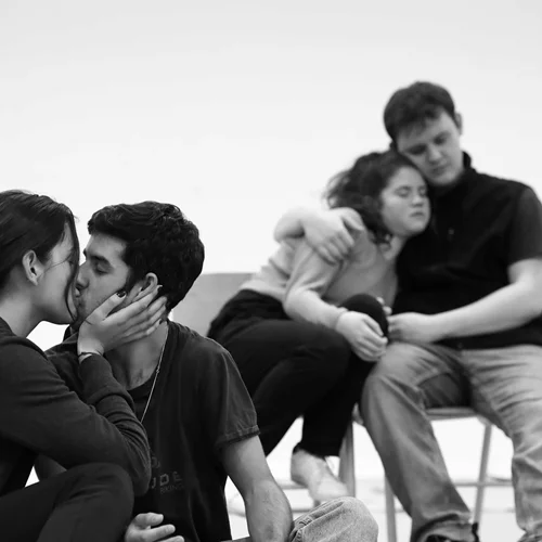 "Constellations: Στον αστερισμό του έρωτα