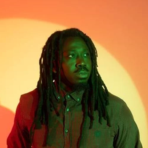 "Βουτιά" στην bass κουλτούρα με τον MC Yinka