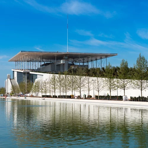 SNFCC Youth Council: Ανοιχτή πρόσκληση για νέους με κοινωνικές και πολιτιστικές ανησυχίες