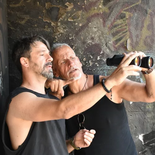 Αυτοί που κοιτούν