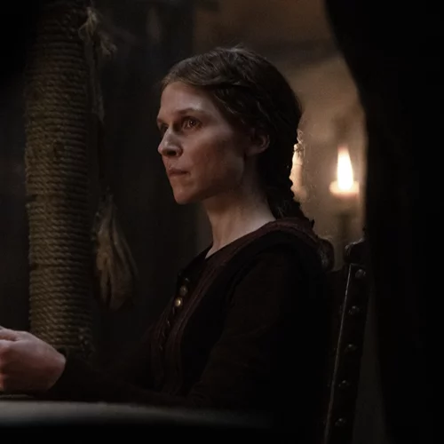 Η σταρ του "King & Conqueror", Κλεμάνς Ποεζί, μας λέει τα πάντα για την επική σειρά