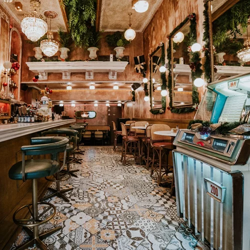 Το "Marbella Gastro Bar" αφίχθηκε μόλις στο Παγκράτι