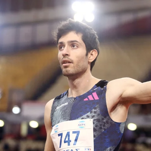 "Piraeus Street Long Jump" με τον Μίλτο Τεντόγλου: Ο Πειραιάς αναβιώνει το άθλημα του άλματος εις μήκος