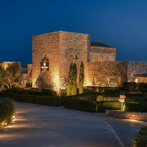 Bassa Maina Villas & Suites: Μία νέα ξενοδοχειακή προσθήκη στη Μάνη