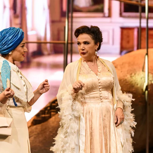 Παρατείνονται οι παραστάσεις της "Αλεξάνδρειας" του Φωκά Ευαγγελινού στο Θέατρο Παλλάς