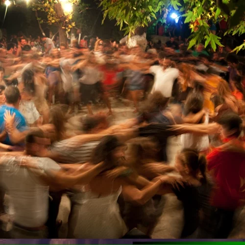 Ένα δημοτικό αθηναϊκό πανηγύρι έρχεται στον Λυκαβηττό