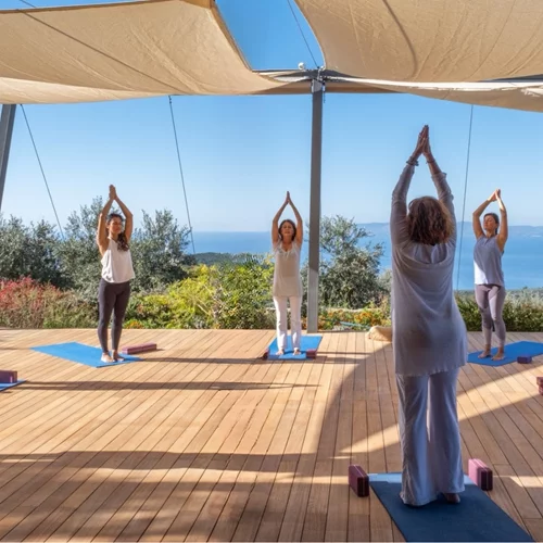 Yoga, διαλογισμός και ταντρική φιλοσοφία στο Zen Rocks της Μάνης
