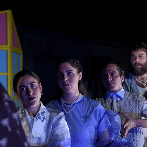 "Νεφέλες" από τους The Young Quill : Δείτε νέες φωτογραφίες από την παράσταση