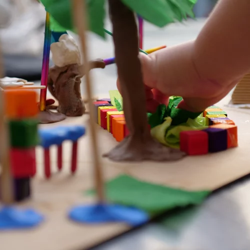 "Πάμε πλατεία" με το Victoria Square Project