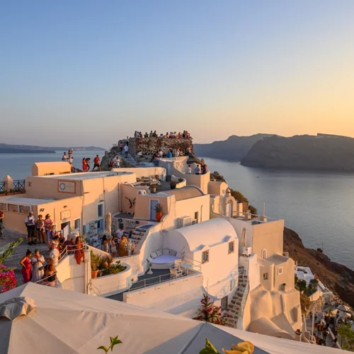 Με ποιο αφήγημα και με ποιες υποδομές ετοιμαζόμαστε για την τουριστική άνοιξη;