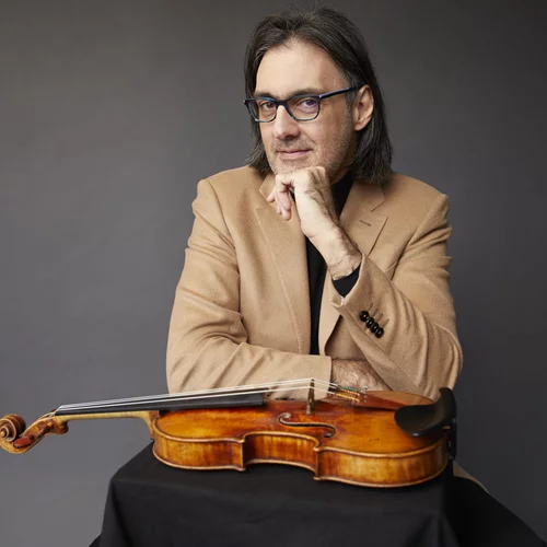 Το Μέγαρο Μουσικής Αθηνών προσκαλεί τον Λεωνίδα Καβάκο στην αρχαία Μεσσήνη