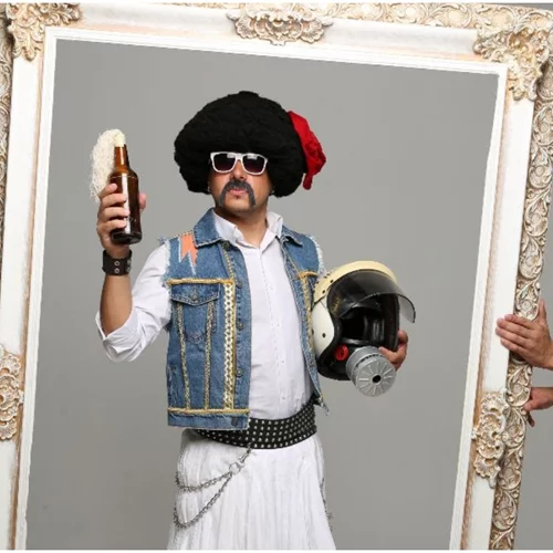 Αποστόλης Μπαρμπαγιάννης: "Ζήτω το Πένθος" στο Νέο Κόσμο