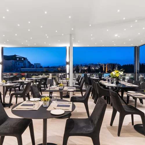 Το rooftop εστιατόριο "Pasithea" προσφέρει φρέσκια οπτική του αθηναϊκού Κέντρου